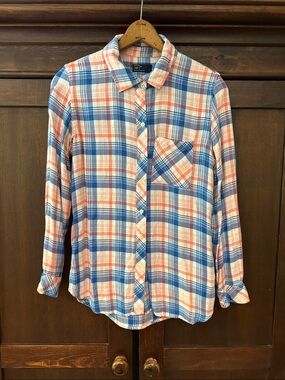 GAP women’s super soft button down shirt • top • blouse